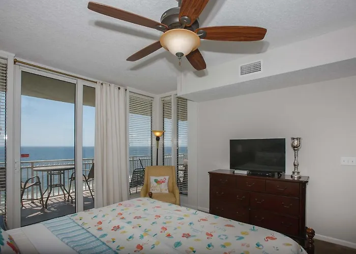 Apartment Colonnades 903