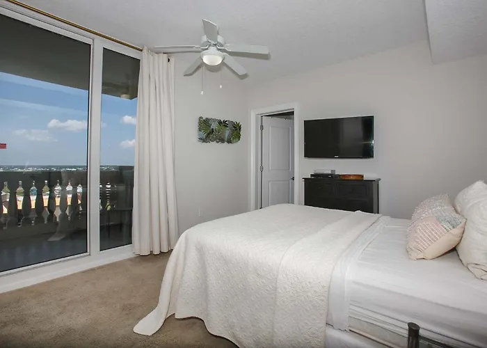 Colonnades 903 Apartment